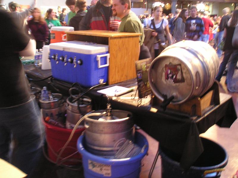 ExtremeBeerFest (30).JPG - Lots of brewers had beers on cask. We tried many cask ales when ever we got the chance.